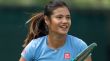 Wimbledon Emma Raducanu aperçue avec une botte orthopédique à Londres...