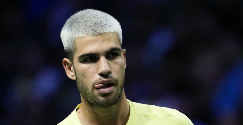 https://www.tennisactu.net/photo/news/images/ALCARAZ%20Carlos/%40rolexpmasters%20Alcaraz%20battu%20denrtre.png