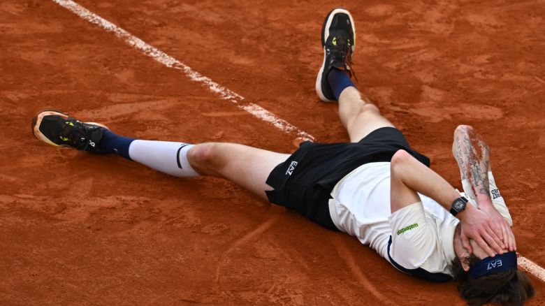 https://www.tennisactu.net/photo/news/images/BUBLIK%20Alexander/%40ROLANDGARROS%20BUBLIK%2025%20RG%208E.jpg