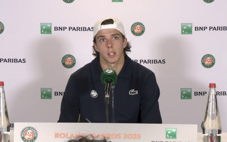 https://www.tennisactu.net/photo/news/images/CAZAUX%20Arthur/Cazaux%20%40RolandGarros.jpg
