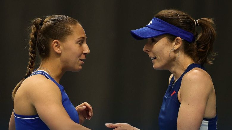 La France domine 3-0 la Suède et Alizé Cornet réussit son retour !