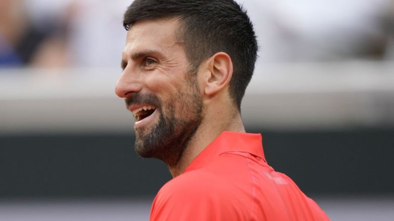 https://www.tennisactu.net/photo/news/images/DJOKOVIC%20Novak/%40RolandGarros%20Djokovic%20R2%20RG25%20win.jpg