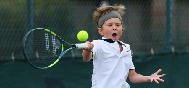Wimbledon - Quand Novak Djokovic tape à Wimbledon avec son fils Stefan