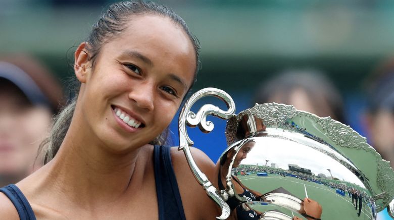https://www.tennisactu.net/photo/news/images/FERNANDEZ%20Leylah%20Annie/fernandez%20osaka%20%40wta.jpg