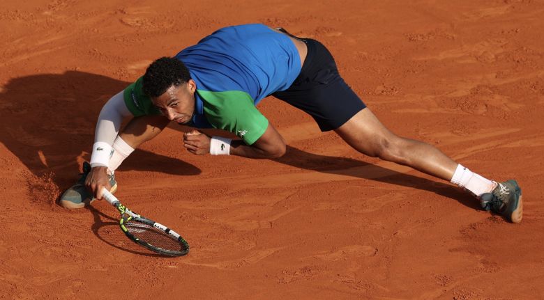 Fils s'en sort, Tsitsipas aussi, Zverev out, résultats de mardi