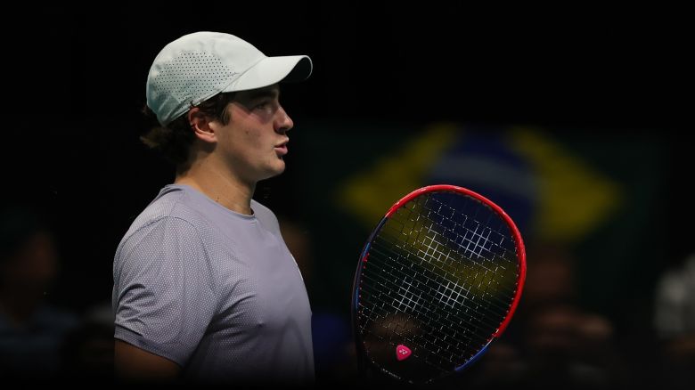 https://www.tennisactu.net/photo/news/images/FONSECA%20Joao/%40RolexPMasters%20R1-1920x1080.jpg