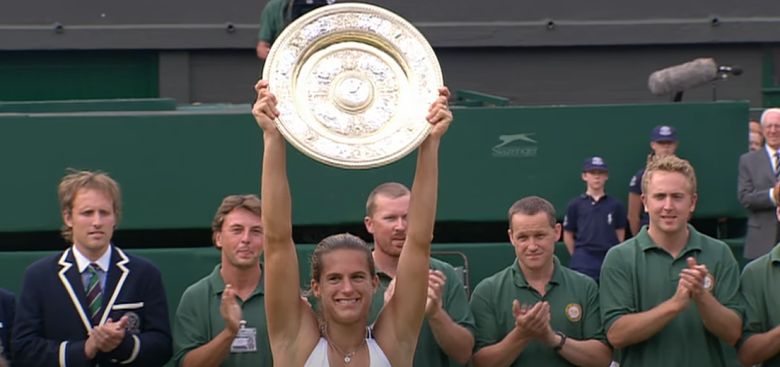 https://www.tennisactu.net/photo/news/images/MAURESMO%20Amelie/%40Wimbledon%20mauresmo%20wim2006.png