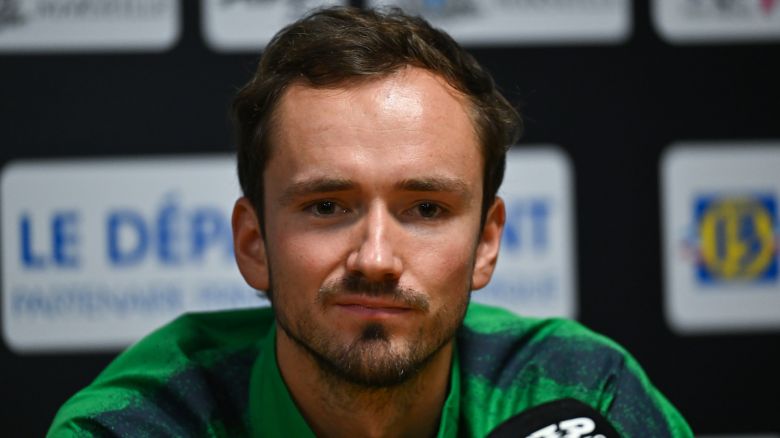 https://www.tennisactu.net/photo/news/images/MEDVEDEV%20Daniil/%40open13%20CorinneDubreuil%20Medvedev25.jpg