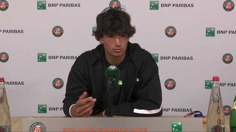 https://www.tennisactu.net/photo/news/images/ROCHA%20Henrique/%40RolandGarros%20Rocha%20R2%20RG25.jpg