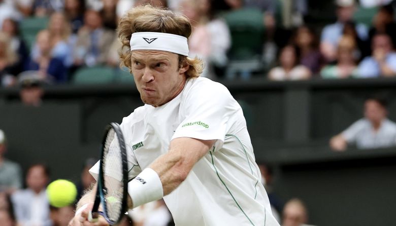 https://www.tennisactu.net/photo/news/images/RUBLEV%20Andrey/%40atp%20rublev%20wimbledon25.jpeg