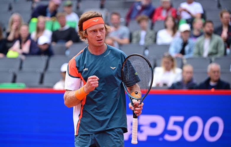 https://www.tennisactu.net/photo/news/images/RUBLEV%20Andrey/%40bitpandahamburgopen%20rubelv%2025.jpeg