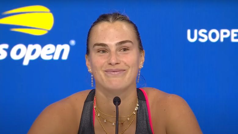 https://www.tennisactu.net/photo/news/images/SABALENKA%20Aryna/%40usopen%20sabalenka25%20conf2t.jpg