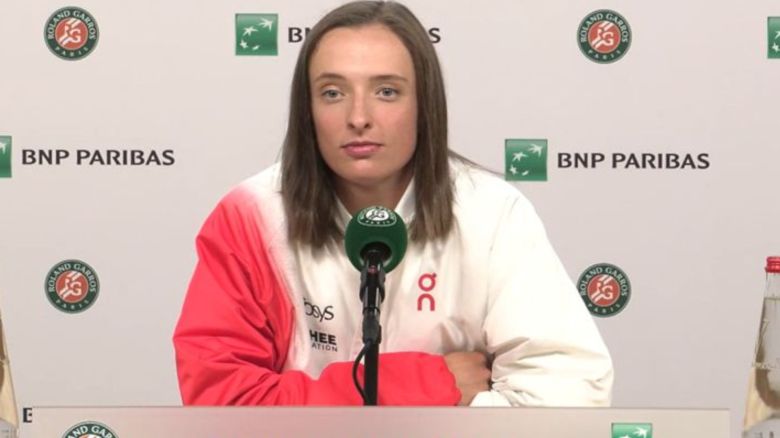 https://www.tennisactu.net/photo/news/images/SWIATEK%20Iga/%40RolandGarros_SwiatekMD2025.jpg