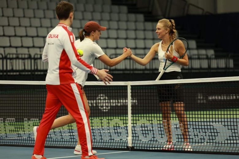 Tenis ziemny.  Puchar BJK – Łatwiej, Iga Świtek zakończyła pracę i zakwalifikowała się do Polski