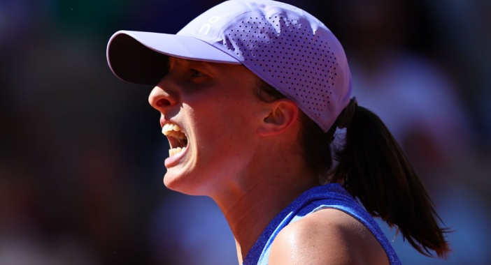 https://www.tennisactu.net/photo/news/images/SWIATEK%20Iga/Swiatek%203T%20%40RolandGarros.PNG