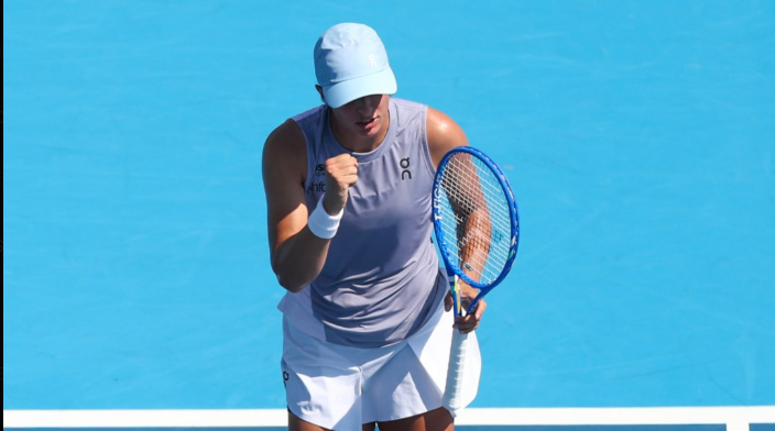 https://www.tennisactu.net/photo/news/images/SWIATEK%20Iga/swiatek%20CincyTennis.PNG