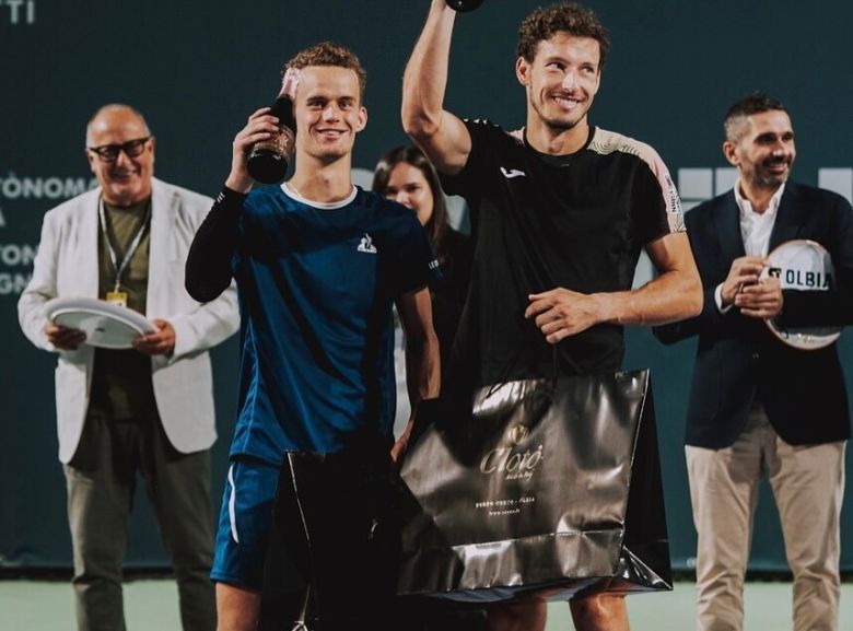 https://www.tennisactu.net/photo/news/images/VAN%20ASSCHE%20Luca/567050985_18506802190066526_6956662746934788128_n.jpg